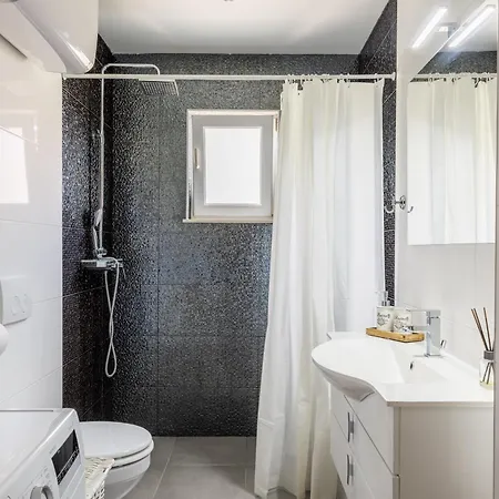 Under The Rock 스플리트