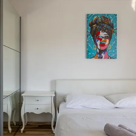 Apartment Under The Rock Split