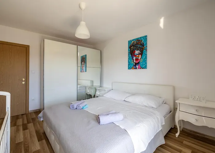 Under The Rock Apartman