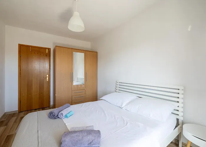 Under The Rock Apartman