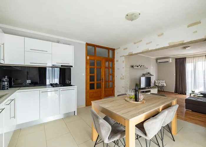 Under The Rock * Split