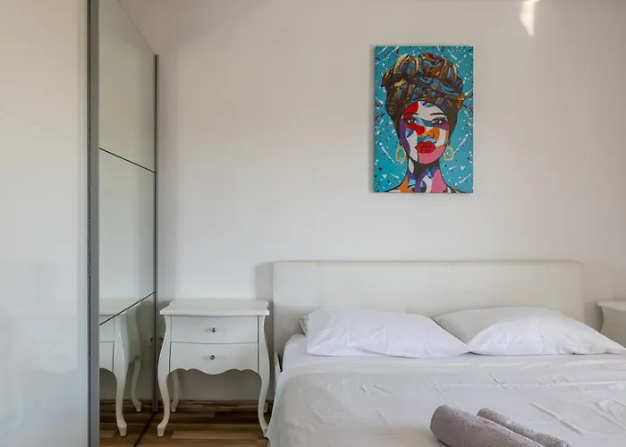 Apartman Under The Rock Split