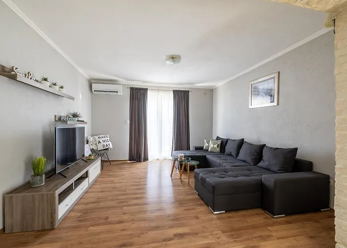 Apartman Under The Rock